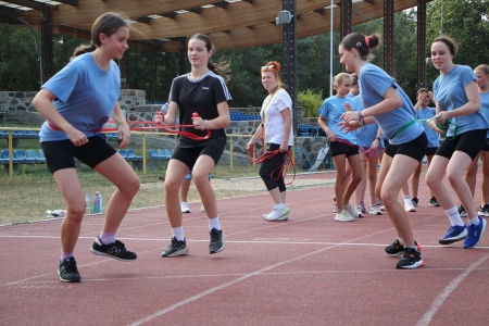 Młodzież z oddziałów sportowych ruszyła na zgrupowanie do Olecka 